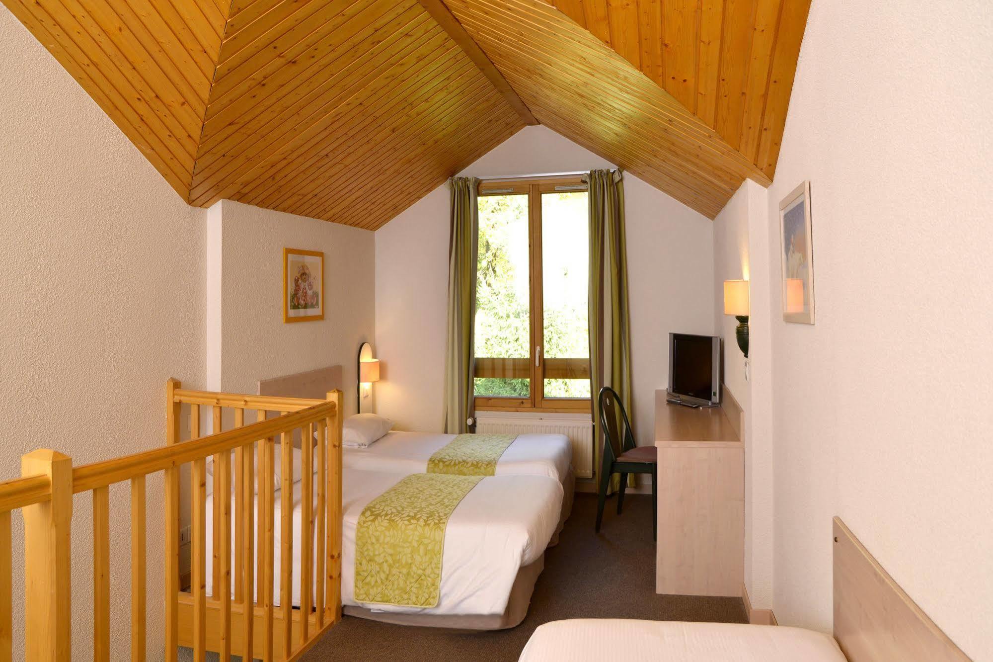 Le Bois Dormant-Hotel Restaurant & Spa Logis Hotel Champagnole Exterior photo