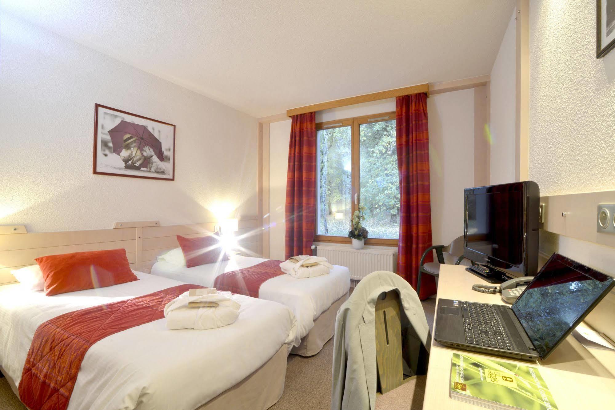 Le Bois Dormant-Hotel Restaurant & Spa Logis Hotel Champagnole Exterior photo
